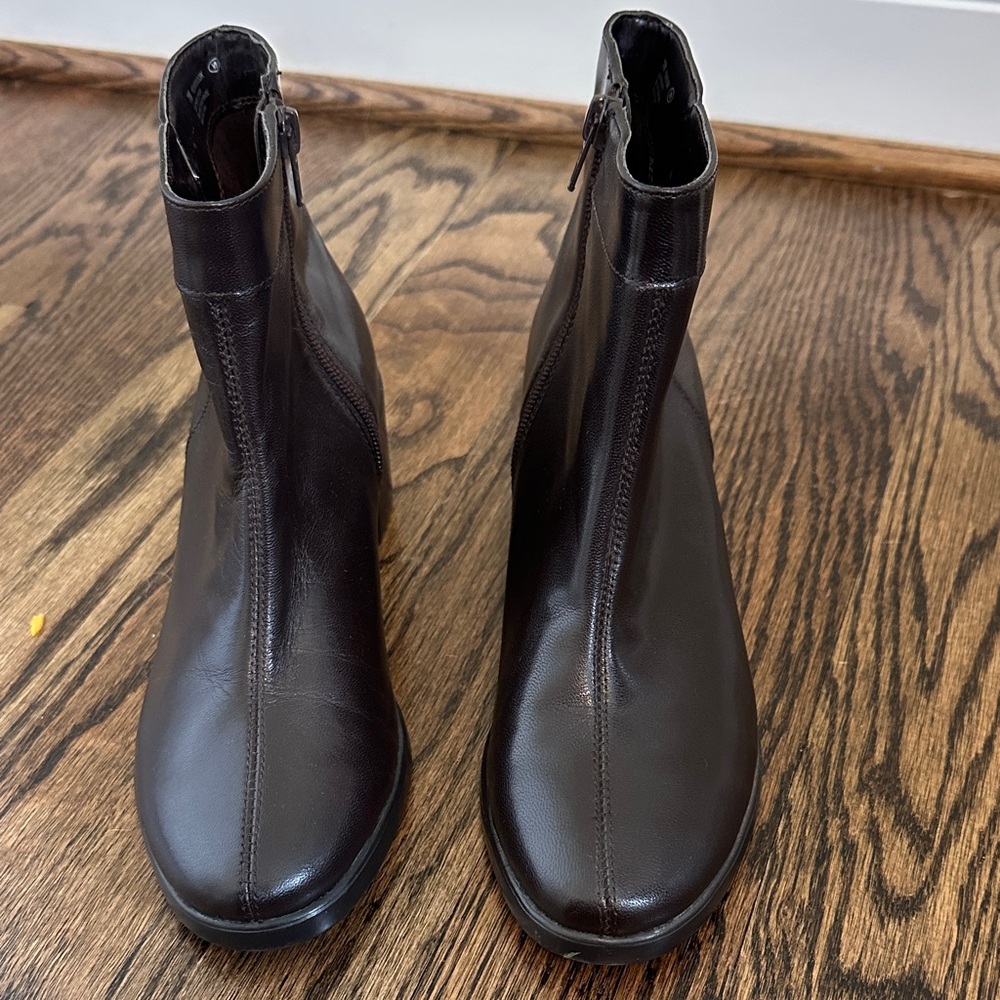 AEROSOLES Women's Dark Brown Leather Ankle Booties